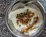 A picture of step 2 of Mawa gujiya.