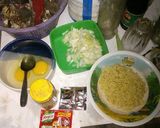 Foto langkah ke 1 dari resep Omelet with sausage and onion.