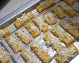 Foto langkah ke 9 dari resep Kastengel Keju (no mixer).