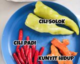 Gambar langkah 1 resipi Udang Masak Lemak Cili Padi Tanpa Serai.