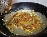 A picture of step 2 of Mayo Aata noodles.