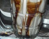 वालनट ओरियो शेक विद वनीला आइसक्रीम (walnut oreo shake with vanilla icecream recipe in hindi) रेसिपी चरण 3 फोटो