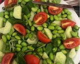 Foto del passaggio 4 della ricetta Insalata di edamame e ravanelli