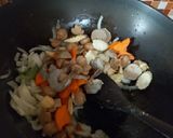 Foto langkah ke 4 dari resep Mie titi pedas kekinian khas Makasar.