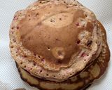 Pas rețetă Pancakes cu banane si zmeura 2 fotografie