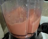 Foto del paso 5 de la receta: Licuado de frutillas, cardamomo miel y mandarina