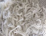 A picture of step 1 of Pan Fry Shrimp Eggs.