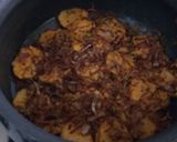 A picture of step 2 of Bataka Kaatri Handi Pulav.
