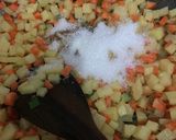 Foto langkah ke 2 dari resep Rogout sayur sosis (isian risol/ roti goreng).