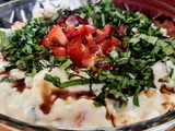 BOWL DE QUESO Crema y Tomate🍅con Reducción de Vinagre Bálsamico y 🌿Albahaca🌿...!