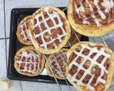 Foto langkah ke 7 dari resep Pizza mini #dirumahaja.