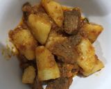 Foto langkah ke 5 dari resep Tumis Pedas/Oseng Mercon Daging Sapi dan kentang.