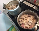 A picture of step 2 of Rich Chicken Paitan Niboshi Ramen.
