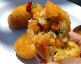 Foto langkah ke 9 dari resep Kroket kentang isi ayam sayur.