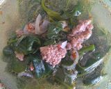 Hình bước làm 3 của món Canh mồng tơi với thịt bò băm