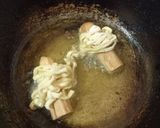 Foto langkah ke 4 dari resep Gurita Sosis Mie.