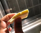 Foto del paso 3 de la receta: Super fast Olives & cheese(Tartines de aceitunas y queso)