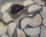 Foto langkah ke 1 dari resep Tumis terong pedas gurih.