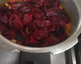 A picture of step 2 of Beetroot chana masala.