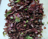 A picture of step 2 of Red Amaranth Saag.