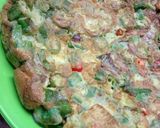 Gambar langkah 4 resipi Omelette bendi.