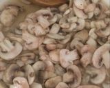 Foto del paso 3 de la receta: Fetuccini con champiñones al ajillo (apta para veganos y vegetarianos)