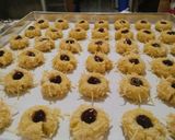 Foto langkah ke 4 dari resep Blueberry Thumbprint Cookies with Cheese 🍒.