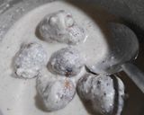 A picture of step 4 of Dahi Vada.