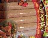 Foto langkah ke 1 dari resep Yomasak Cepat | Tumis sosis sehat dikit.