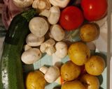 عکس مرحله 1 از دستور ماهی سالمون و سبزیجات تنوری 🍣🍄‍🟫🥒🥔🍅🥦