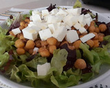 Foto del paso 5 de la receta: Ensalada de garbanzos fritos en airfryer