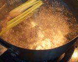Foto langkah ke 2 dari resep Teh Madu Sereh Jeruk Nipis.