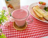 A picture of step 8 of Strawberry and Banana Smoothie My Daughter Loves.