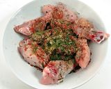 Foto del paso 1 de la receta: Alitas en freidora de aire, con brochetas de patatas