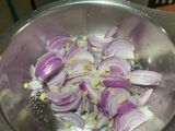 পেঁয়াজ ধনেপাতা পকোড়া (peaj dhonepata pakoda recipe in bengali)