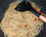 Foto langkah ke 6 dari resep Spaghetti Spicy Tuna.