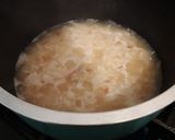 Foto del paso 3 de la receta: Arroz con cebolla riquísimo😋 para acompañar comidas