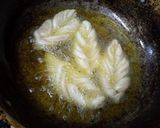 A picture of step 7 of Sweet Shakarparay.