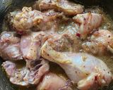 A picture of step 4 of Chicken Qorma.