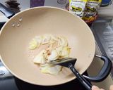 Foto langkah ke 3 dari resep Telur Jamur Teriyaki Pedas.