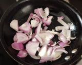 A picture of step 3 of Creamy Mushroom masala gravy.