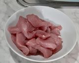 A picture of step 2 of Sweet and Sour Pork (Gu Lao Rou).