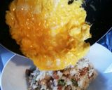 A picture of step 4 of Fluffy and Creamy Omurice with Mushroom Demi-Glace Sauce.
