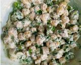 A picture of step 11 of Desi dahi chole.