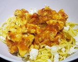 Foto del paso 4 de la receta: Pechuga de pollo en salsa de tomate y jengibre con feta