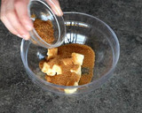 Foto del paso 2 de la receta: Bizcocho de plátano y caramelo