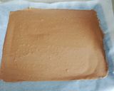 Une image de l'étape 2 de Génoise au cacao avec chantilly au miel.