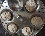 सोया व्हेजि मोमोस (soya veg momos recipe in marathi) रेसिपी स्टेप 4 फोटो 
