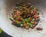 A picture of step 2 of Tomato rice.