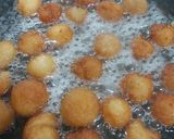 A picture of step 3 of Bread gulab jamun.